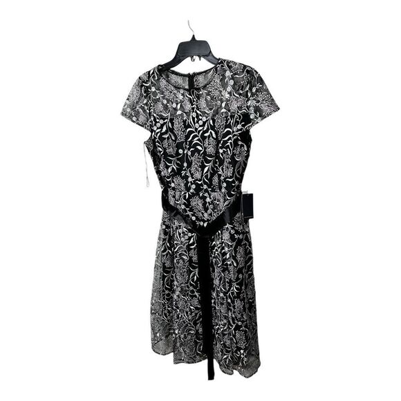 NWT Adrianna Papell Women's Embroidered Midi Fit and Flare size 6 black & white - Picture 6 of 15